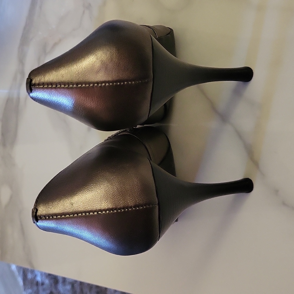 Shoes - Picture 4 of 5